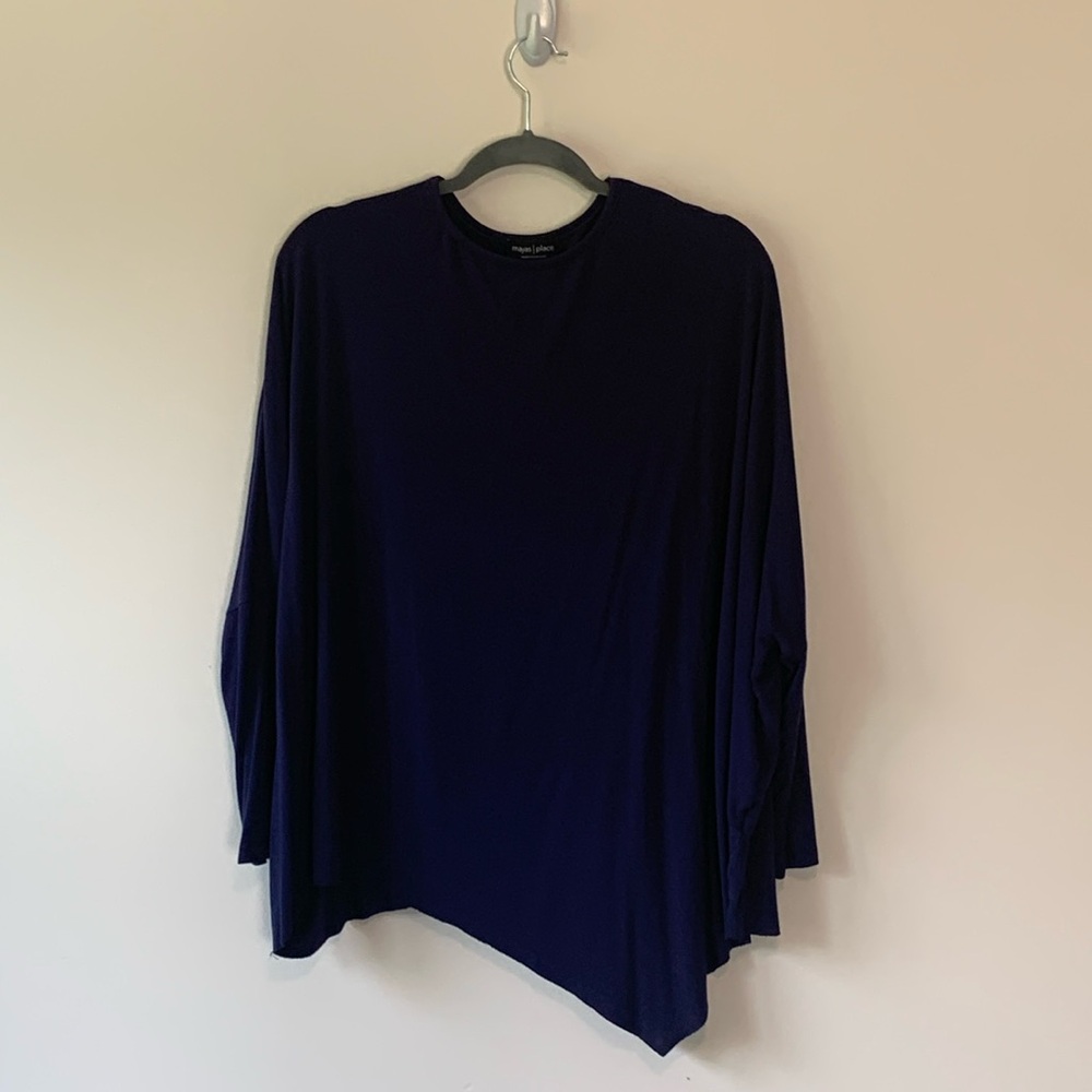 Maya’s Place navy Eden top. Size XL.